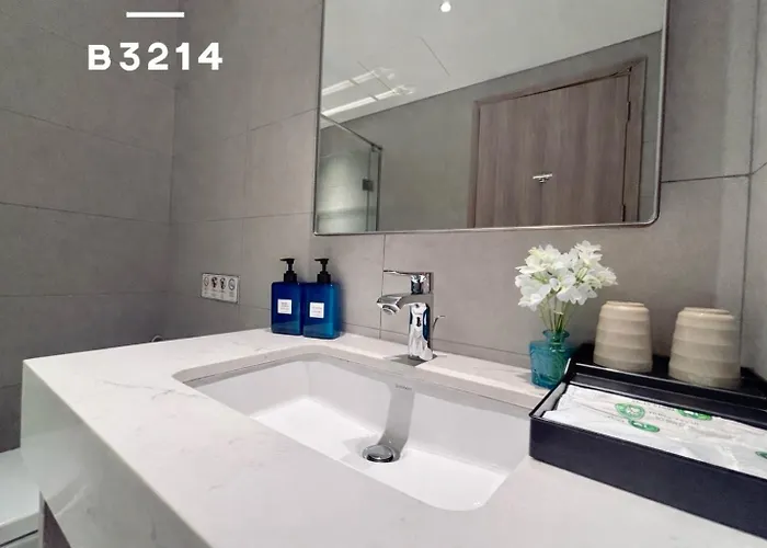 Căn hộ A La Carte Oceanview Panoramic 2br2wc 75m2 With Balcony Hạ Long