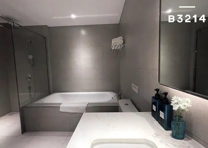 A La Carte Oceanview Panoramic 2br2wc 75m2 With Balcony Hạ Long